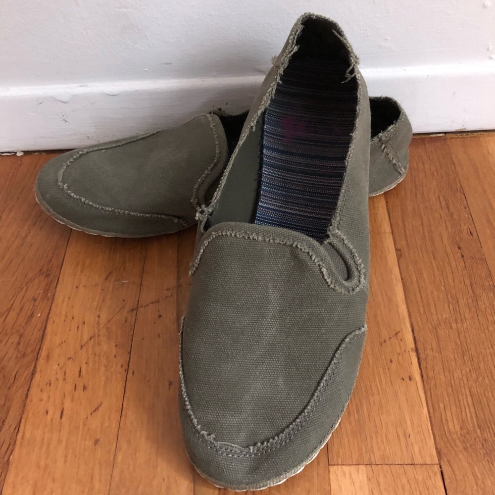 Green shoes